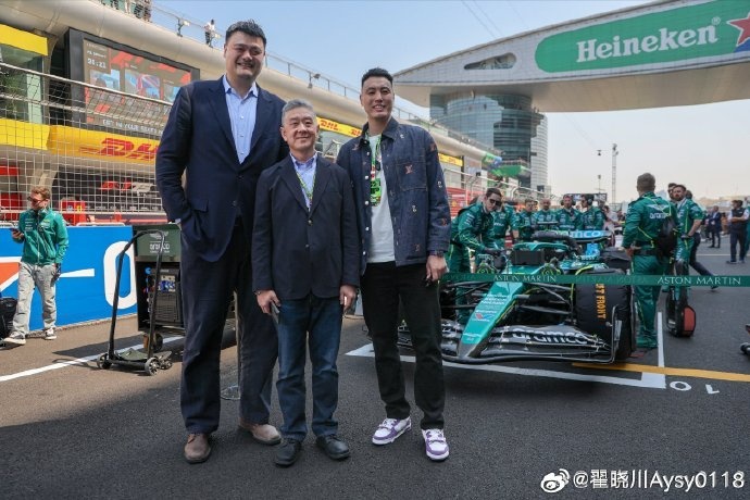 聯(lián)動F1！翟曉川曬與姚明、阿隆索、范志毅、周冠宇等的合照