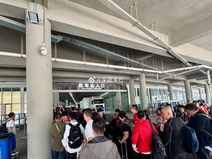 盛況空前！記者曬照：距離中澳之戰(zhàn)還有三小時，現(xiàn)場記者已超百名
