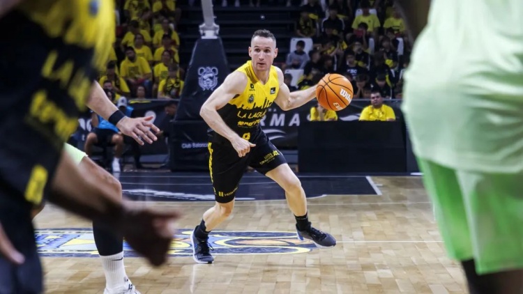 NBA初代老六，42歲進(jìn)入生涯巔峰？！