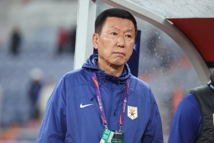 崔康熙：間歇期被抽調(diào)了很多球員訓(xùn)練受影響，國(guó)腳每人狀態(tài)不同