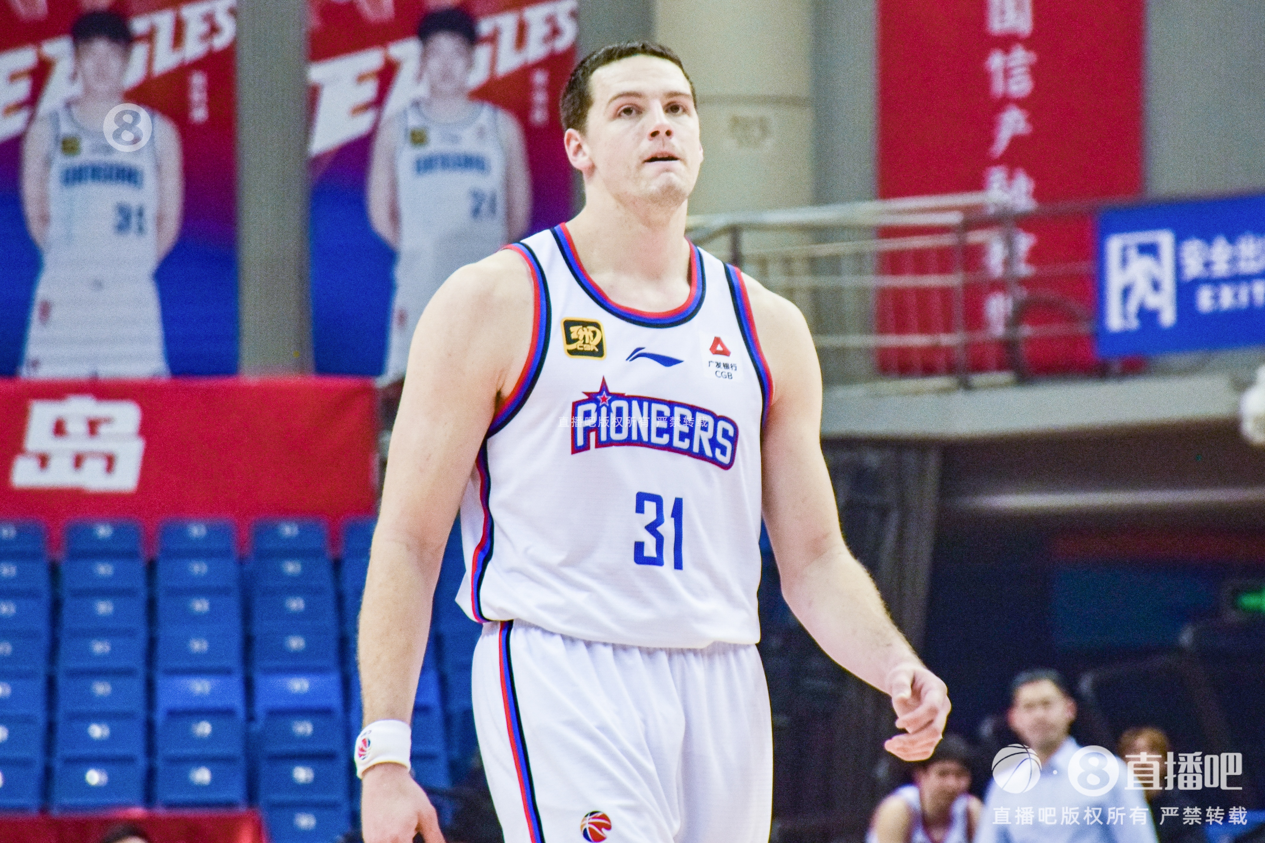 狀態(tài)不對勁！大衛(wèi)-詹姆斯10中3僅拿7分8板4助 4失誤